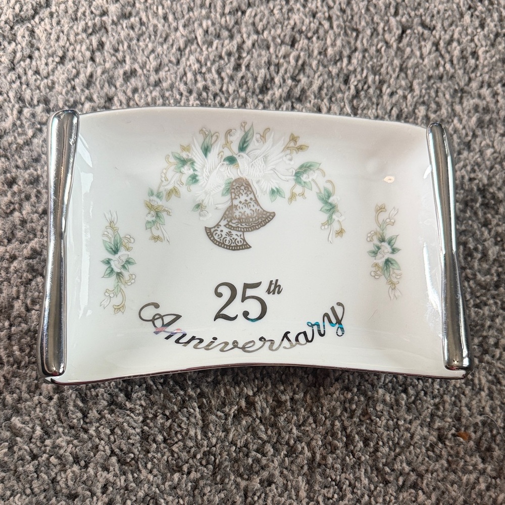 Lefton China 1305 White Porcelain Trinket Dish with Gold and Red Makers Mark